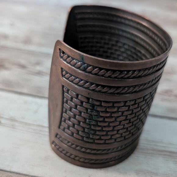 Vintage Cuff Bracelet - Wide Cuff Bracelet Brown - Mark On One Side - Picture 8 of 10